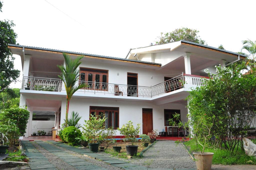 Polina Resort Хиккадува Экстерьер фото